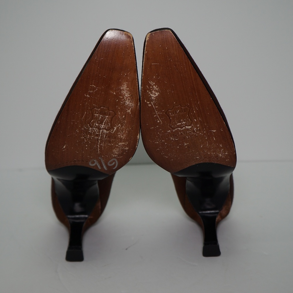 Stuart Weitzman Size 7.5 Brown Pumps - Picture 5 of 5